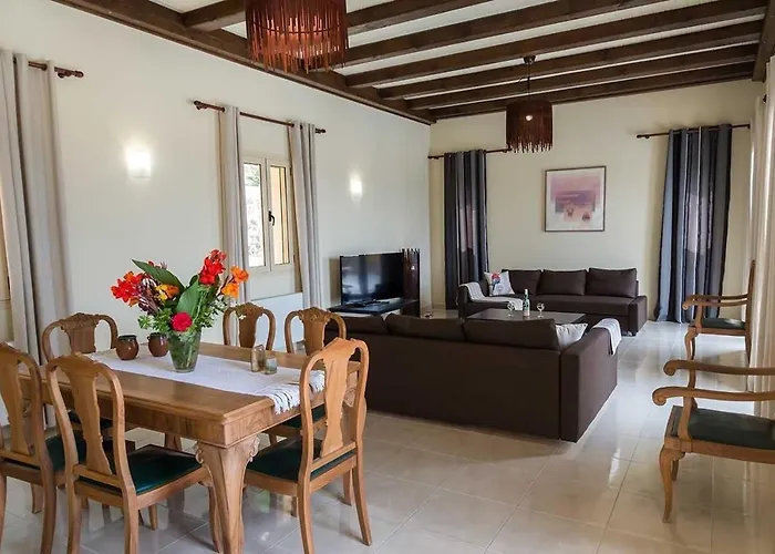 Cleo Villa *
